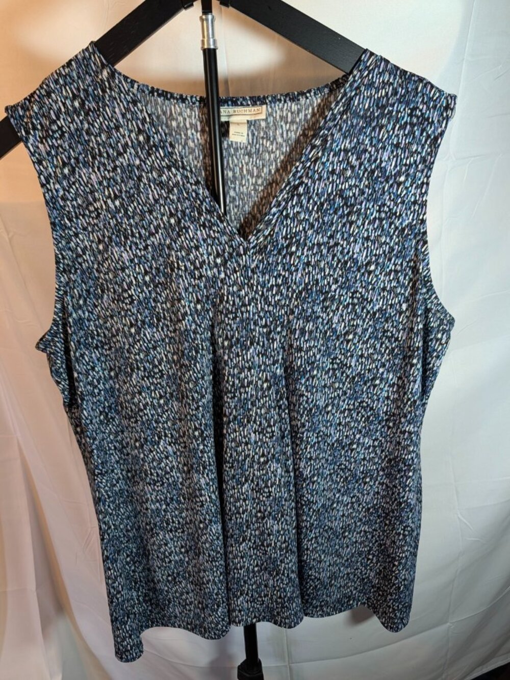 Dana Buchman Sleeveless Tunic Women's Size Lg Summer blue geometric print V Neck